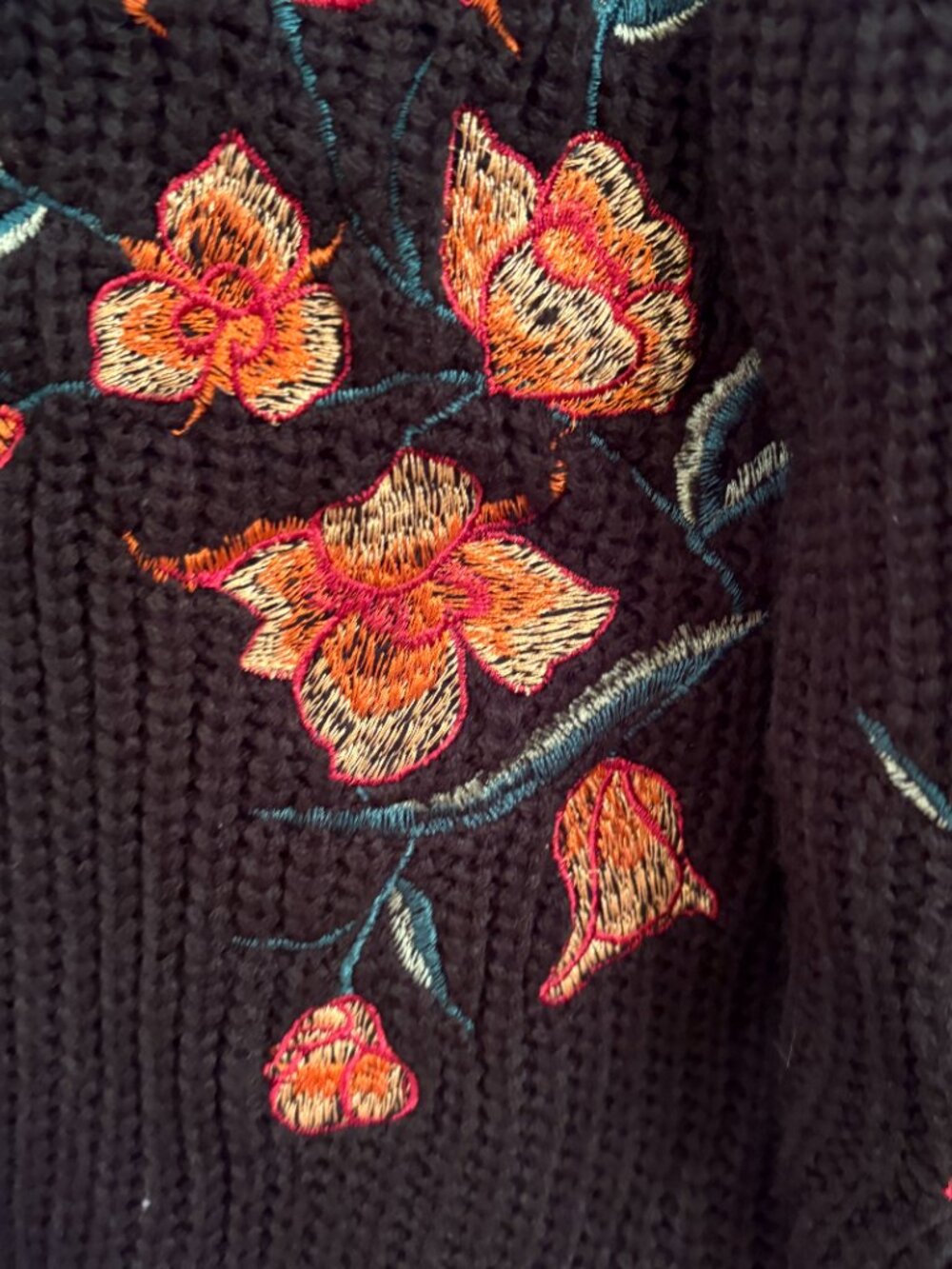 Jealous Tomato Black Sweater Floral Embroidery on Chest & Arm size M - Picture 5 of 7